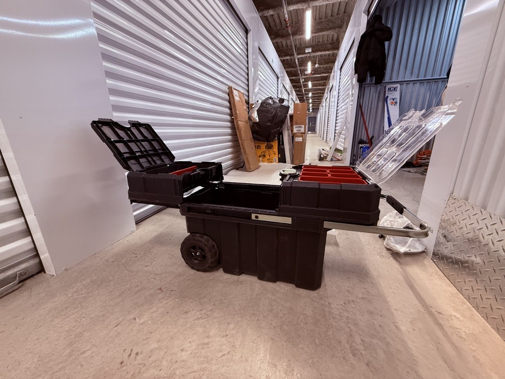 Masterloader Rolling Tool Box w/ Cantilever Organizer Black, Broken