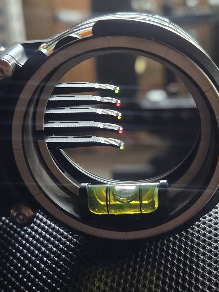 Left hand Mathews Bridge-Lock Fixed 5-Pin Sight