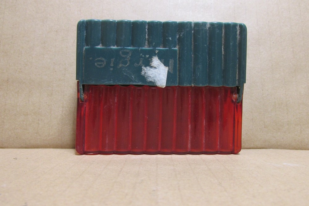 EARLY PLASTIC FLIP-OPEN CIGARETTE CASE