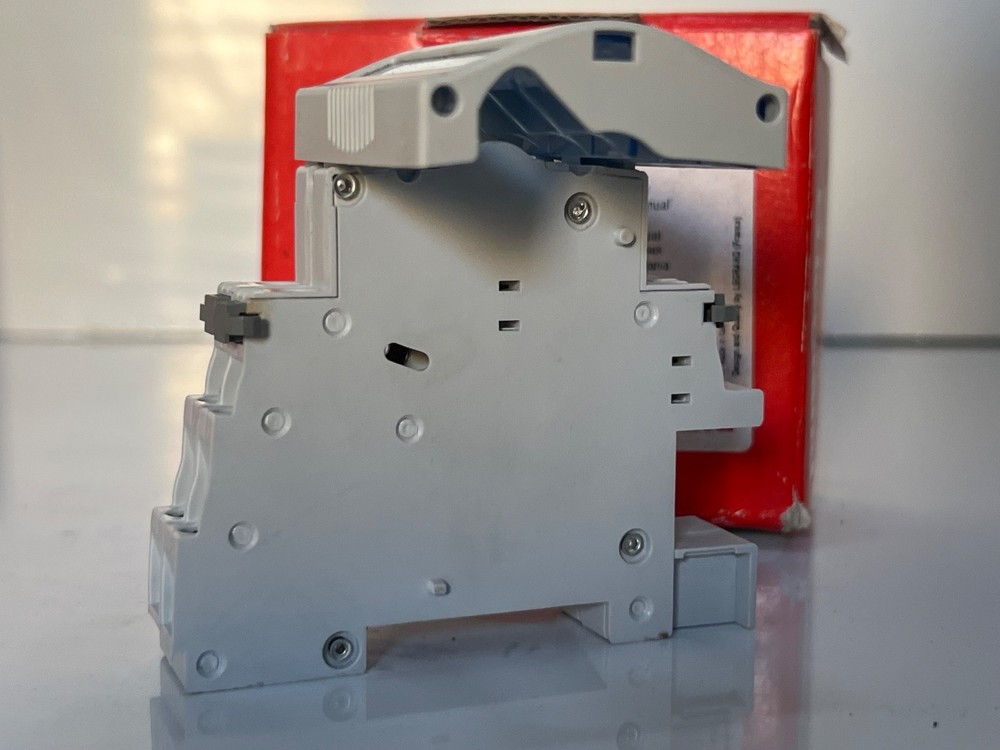 Legrand 406314 Manual Supply Invertor