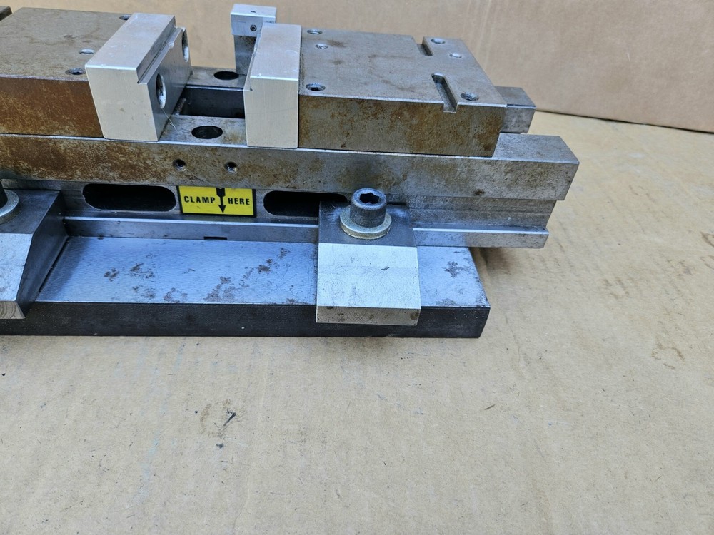 Kurt 4" ?? Vise Milling Machine Used