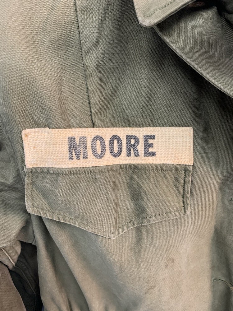 ORIGINAL WWII US ARMY WOMEN'S M1943 M43 FIELD JACKET Patches -SIZE Medium?