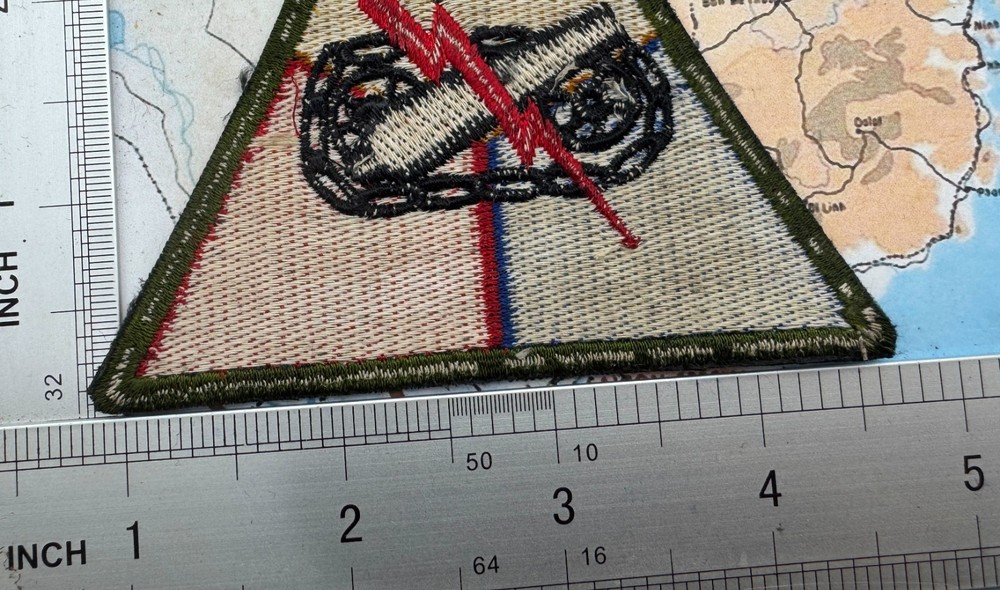 Patch , US Army Armored 252 Tank Battalion Triangle patch Division Corps , z
