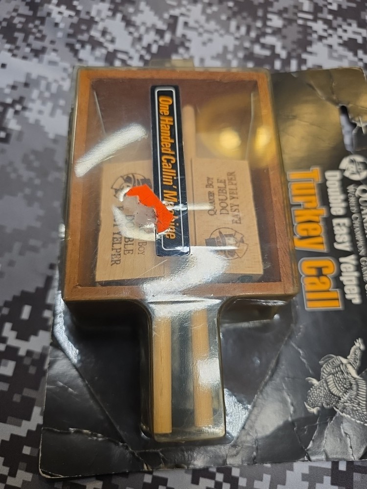 QUAKER BOY DOUBLE EASY YELPER PUSH PULL FIGHTING TURKEY CALL PUSH BUTTON TURKEY