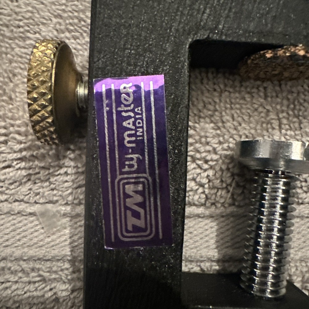 Ty-Master Fly-Tying Vise And Hooks