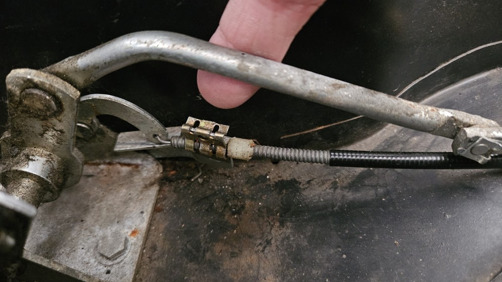 '71-89 Mercedes Soft Top Cable Clip