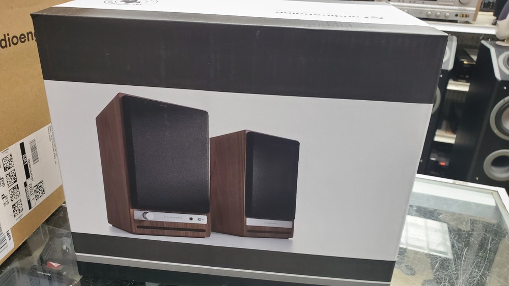 AUDIOENGINE HD4 Premium Wireless Speaker System