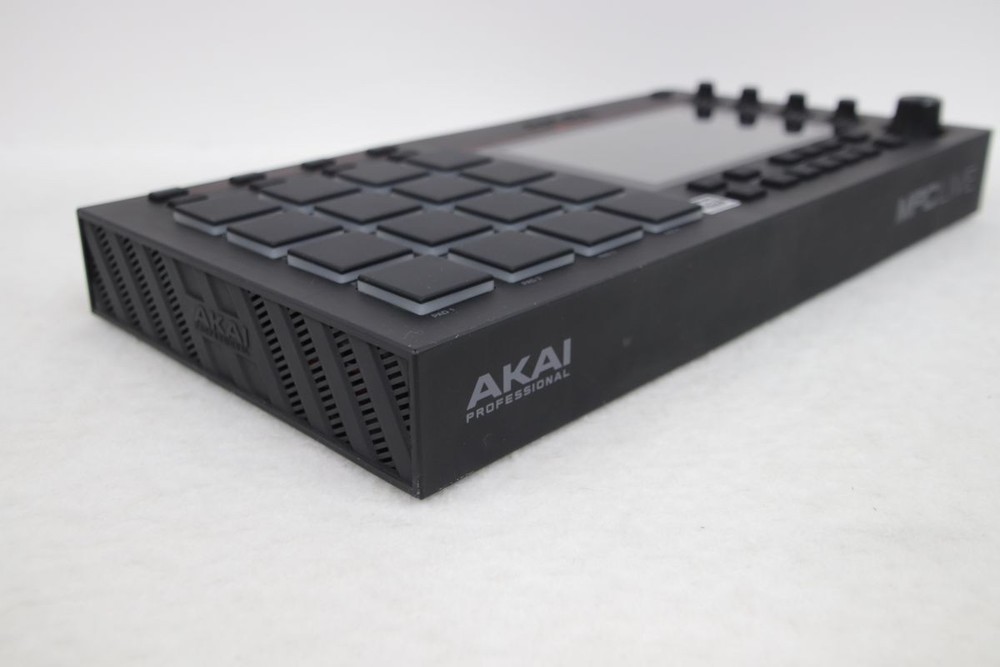 AKAI MPC Live Pad Standalone Sampler Drum Machine Japan