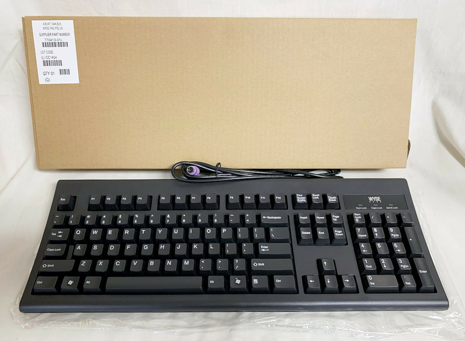 NEW OEM Wyse Dell Keyboard KB-3923 Black 104 Key Pad PS/2 6-pin Plug 770413-01L