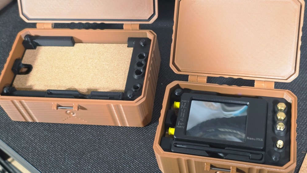 Custom NanoVNA-H4 Protective Case – 3D Printed Portable Storage Box
