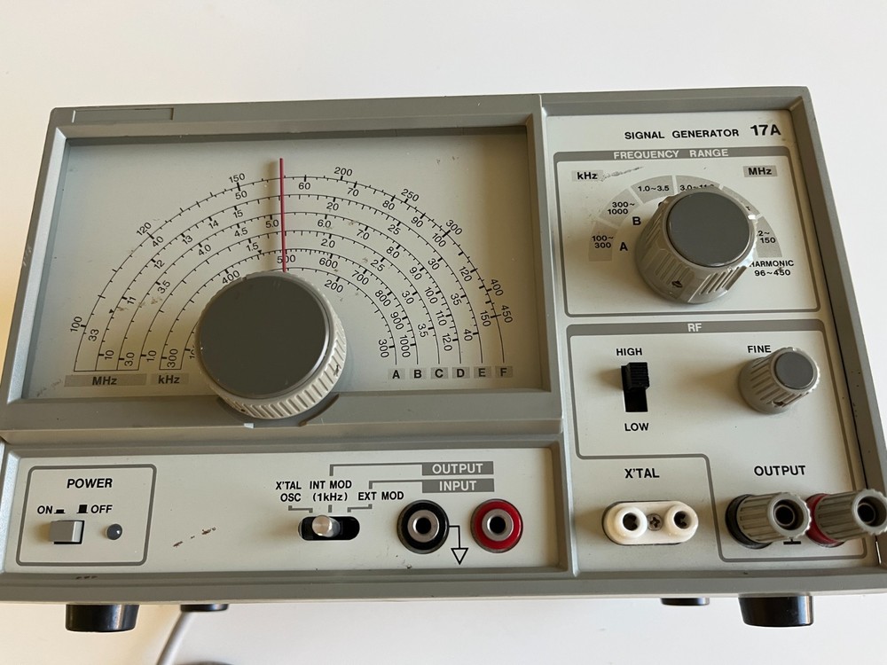 Leader LSG-17A RFSignal Generator