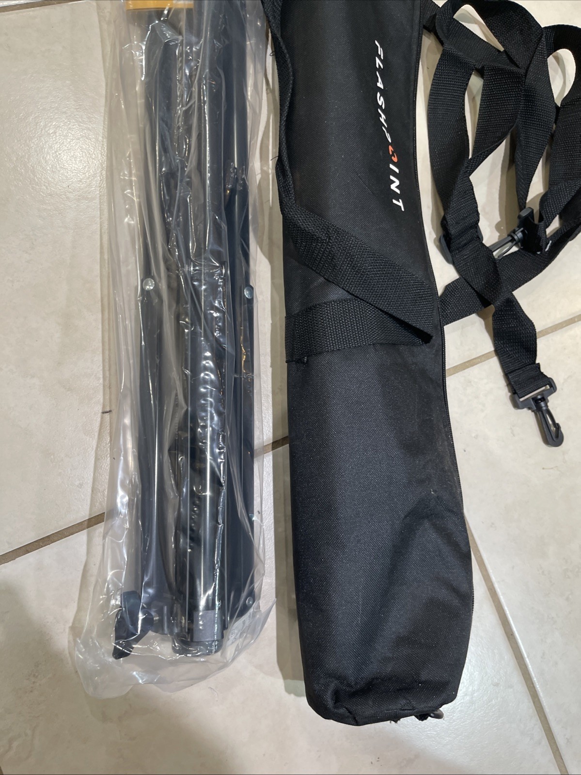 Flashpoint 9.5' Air Cushioned Aluminum 4 Section Light Stand Red New other