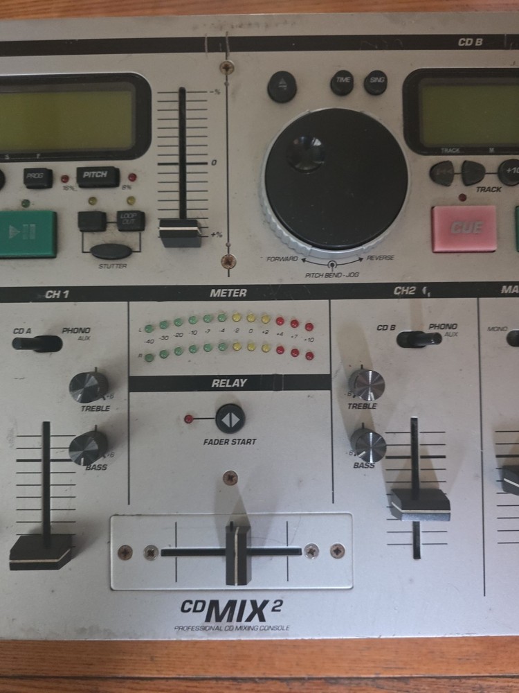 NUMARK CDMIX2 PROFESSIONAL CD MIXING CONSOLE - Untested - Read