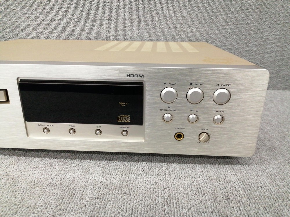 MARANTZ SA8400F SACD player