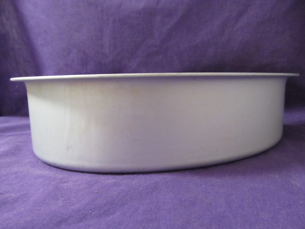 Used Fat Daddio Golf Tee Shape cake pans