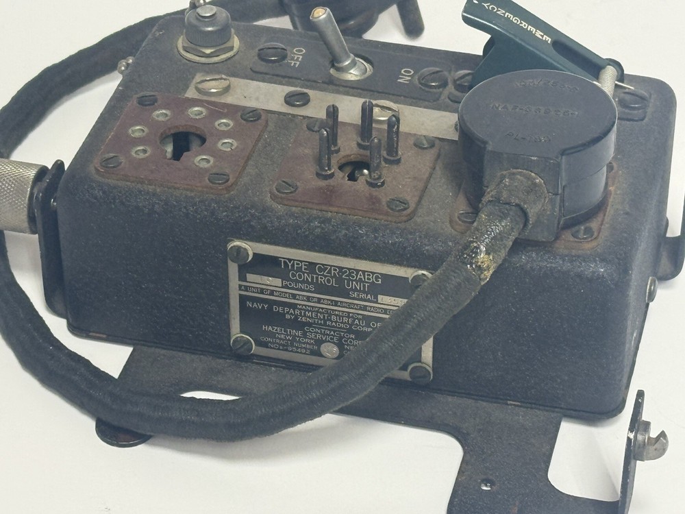 World War II AIRPLANE IFF CONTROL UNIT CZR-23ABG - Navy