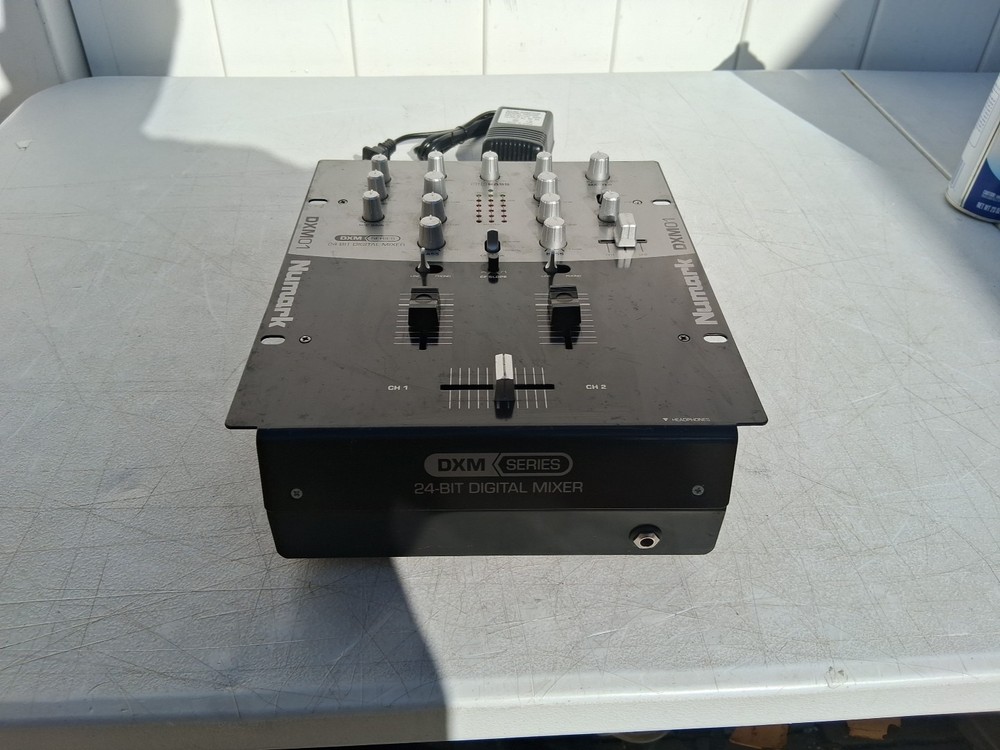 Numark Dxm01 DJ Mixer