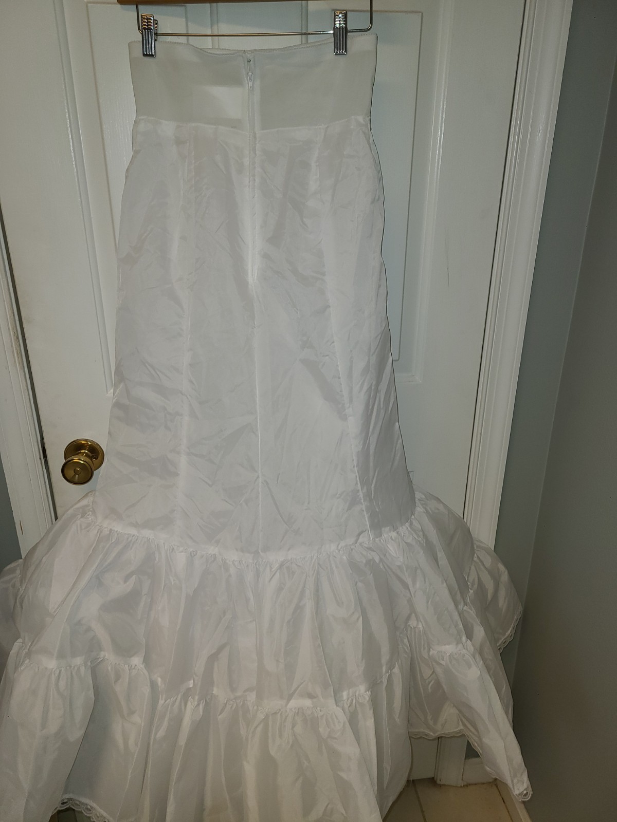 NWT David’s Bridal Fit and Flare Slip SZ 6 White 550 Style Zipper 100% Nylon