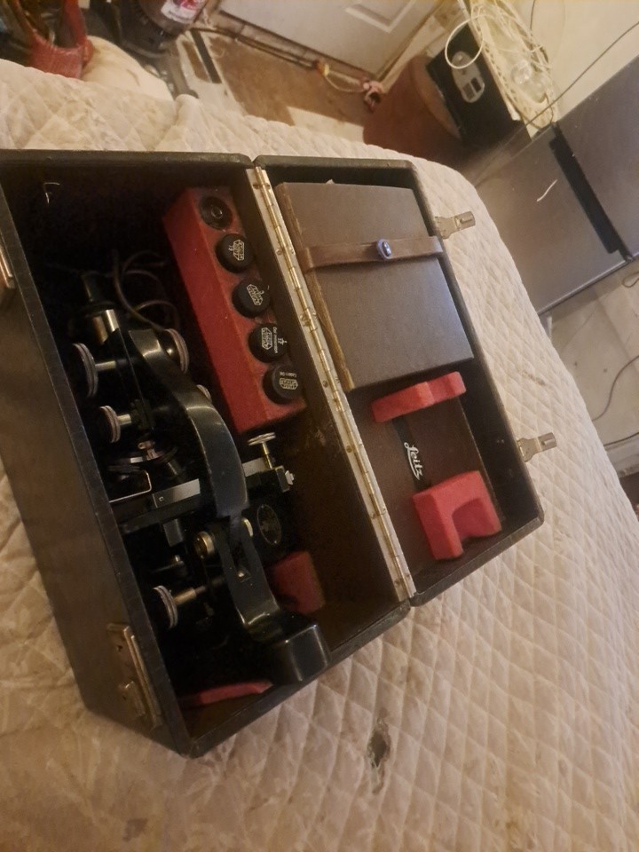 Antique Ernst Leitz Wetzlar Microscope SN 335050