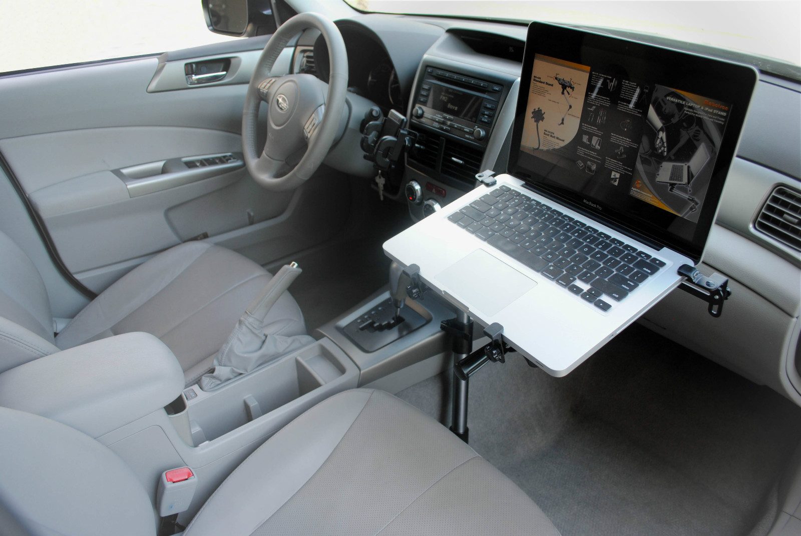 Mobotron Heavy-Duty Vehicle Laptop Mount, Hold 10"-17" Laptop, Tablet MS-526 REF
