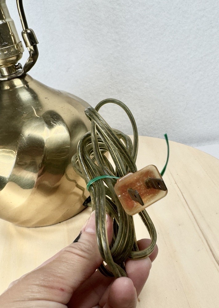 VTG Solid Brass Swirl Globe Table Lamp 14.5” Tall Without Shade