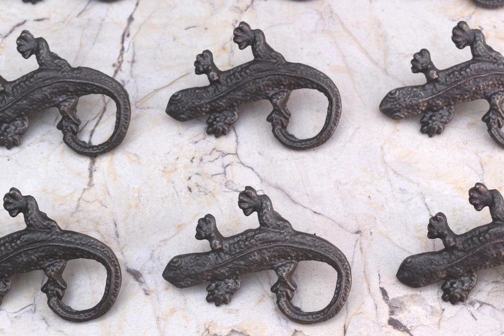 Vintage Lizards gecko Shape cast iron cabinet drawer door knobs handles pull 10p