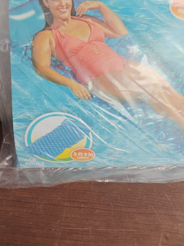 Neon Blue Inflatable Comfort Mat 5 Ft x 9 Ft Bubble Texture Pool Float BLUE New!