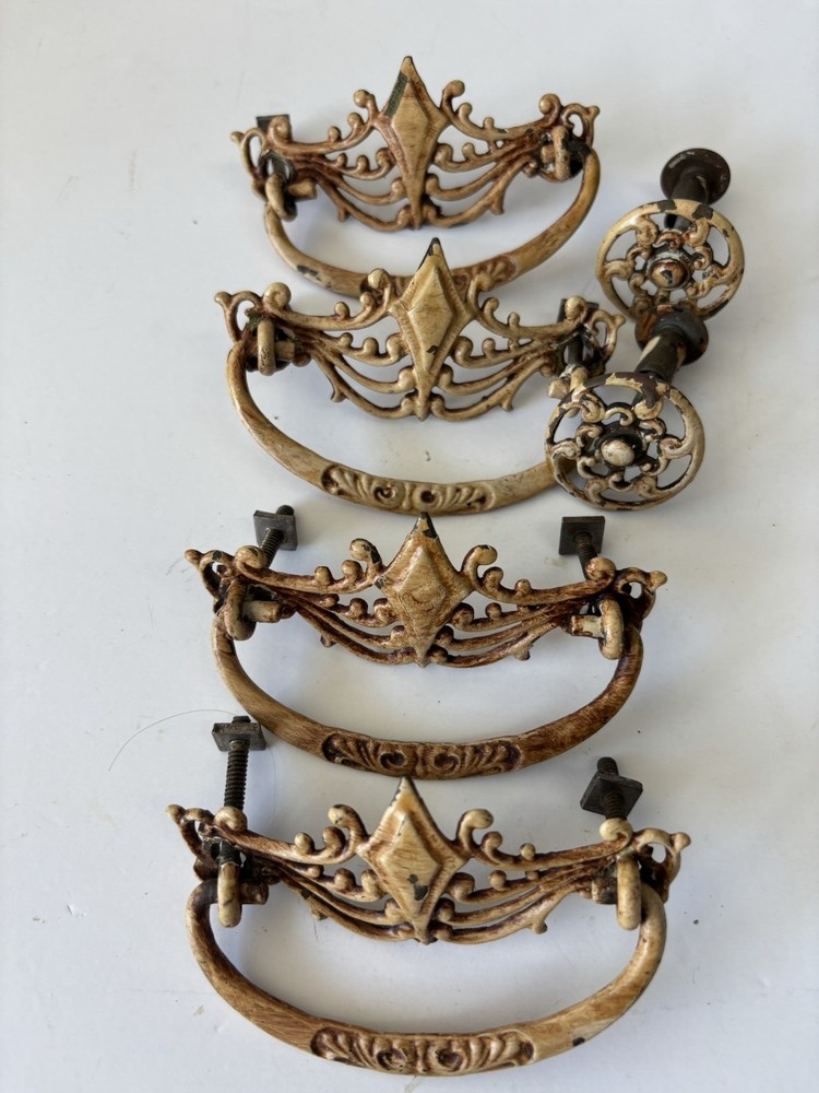 4 Antique/Vintage Hardware Drawer Pulls 2 Knobs Painted Metal Brass Rustic