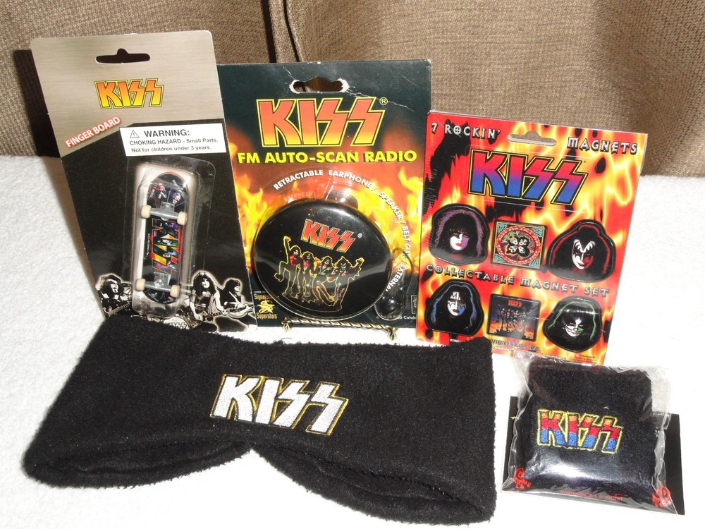 KISS FM Auto Scan Radio/Vintage Headband/Wristband/Finger Board/Magnets Lot