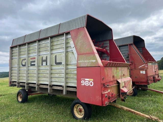 Gehl silage wagon, roofed