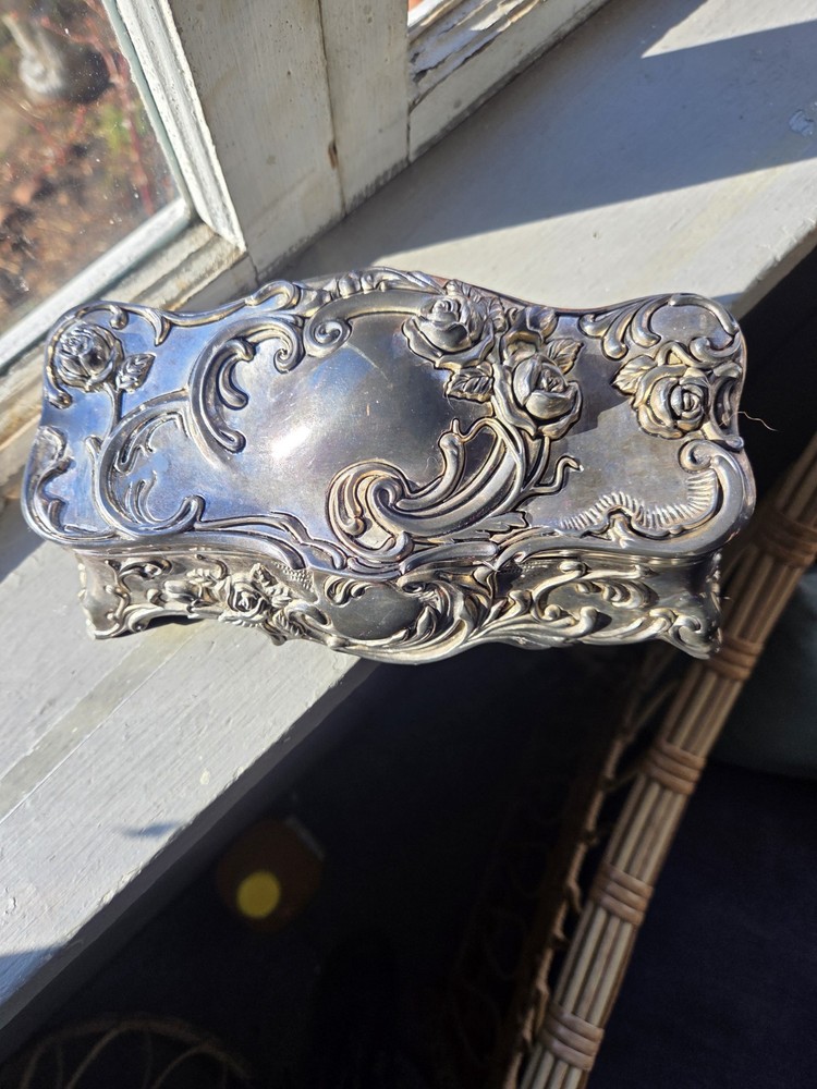 Vintage Wallace Silverplated Art Nouveau Jewelry Musicbox 1950-1960s Coffin Shap