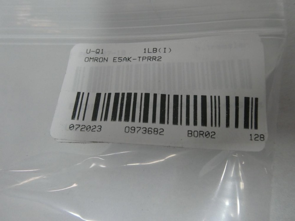 Omron E5AK-TPRR2 Temperature Controller 100-240v-ac