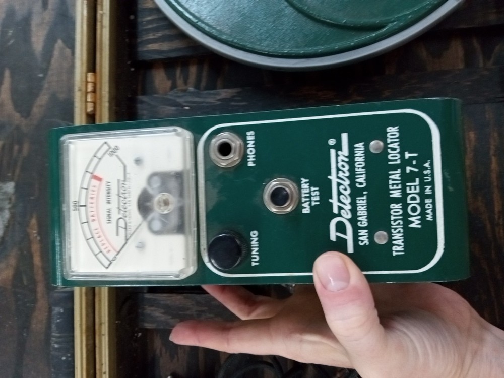 Vintage Detectron Metal Detector Original Case UNTESTED