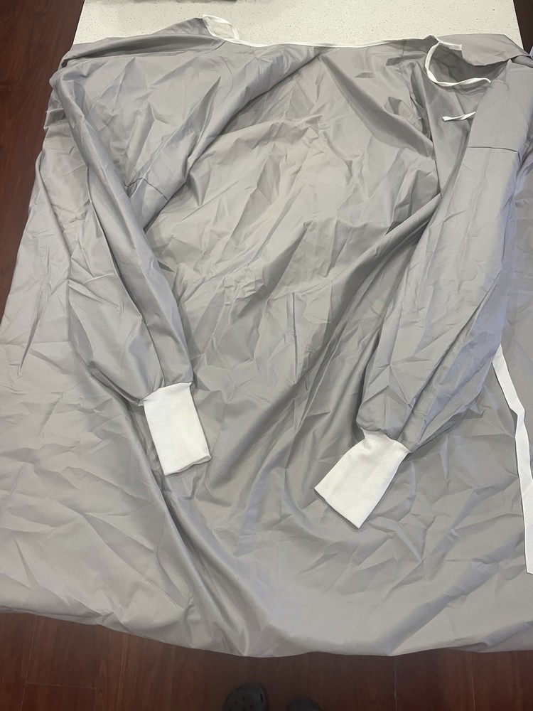 MEDLINE REUSABLE FLUID-RESISTANT POLYESTER ISOLATION GOWNS LEVEL 1 GREY quant :1