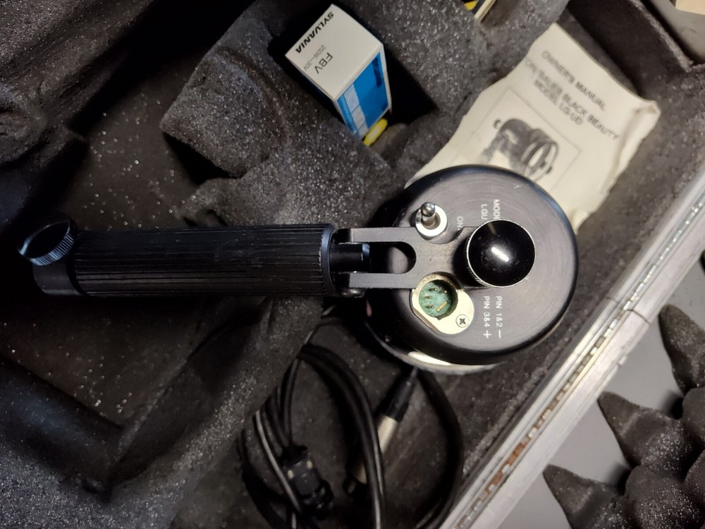 Ultralight 2 Anton Bauer Untested handheld w/case