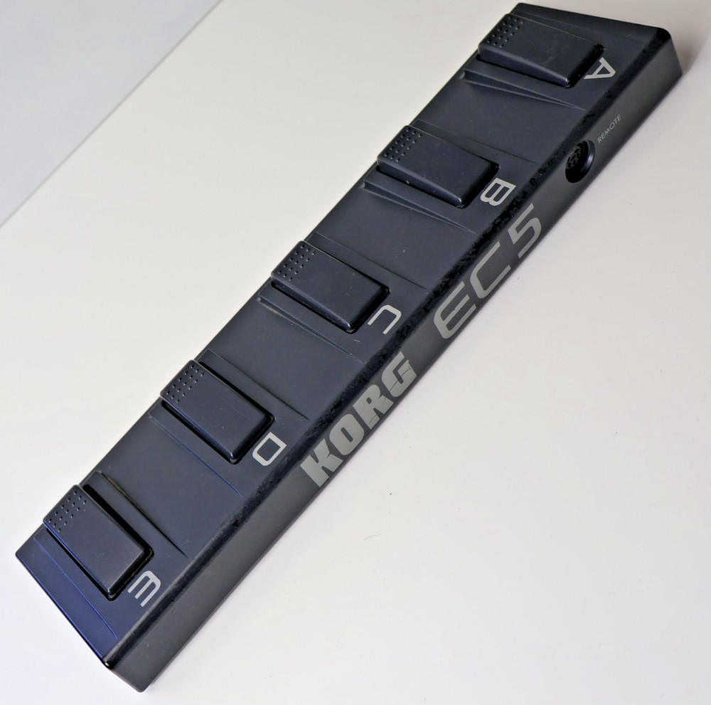 Korg EC-5 External Foot Controller – 5 Switch Pedal – With Cable – Tested