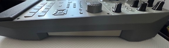 AKAI MPC X SE in MINT Condition