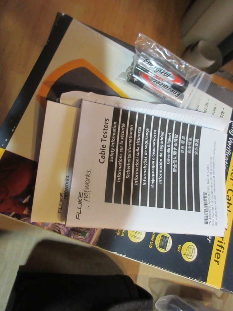 Fluke Networks Microscanner2 MS2-100 Cable Verifier good working order in case