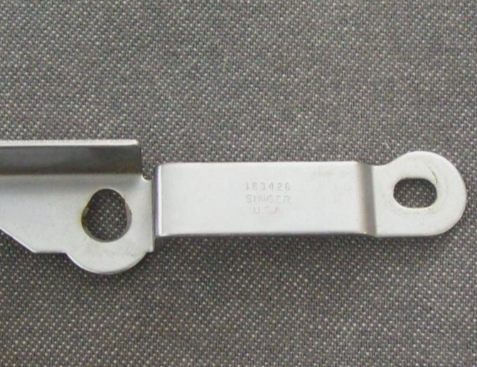 Singer Touch & Sew 620 Sewing Machine Needle Threader Hook #163426