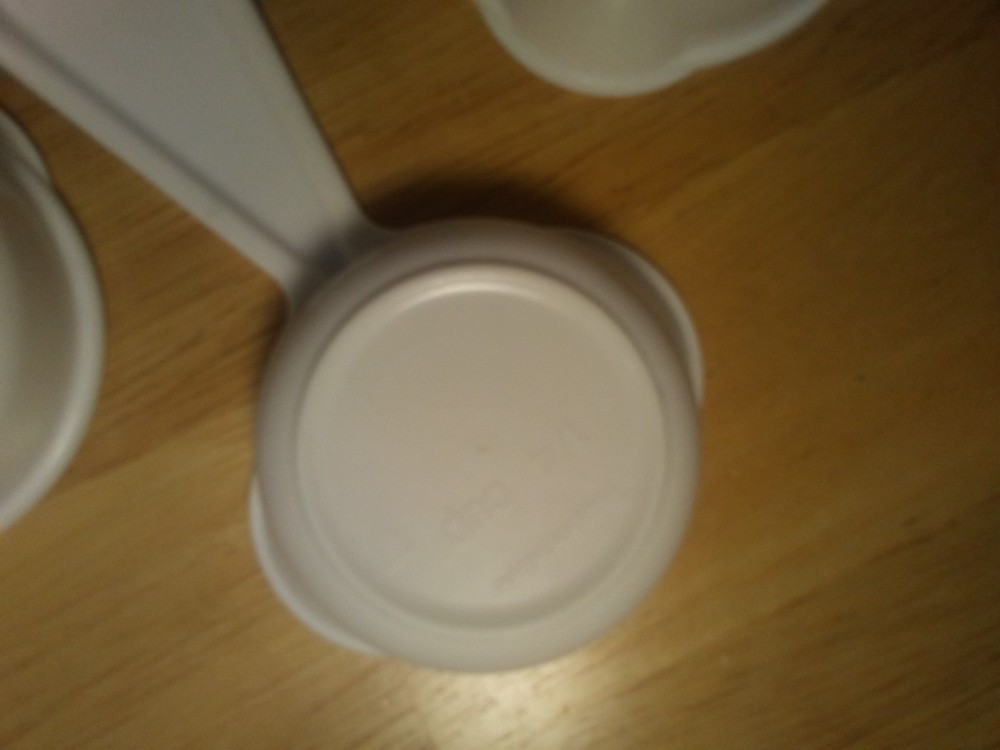 Tupperware curved handled measuring cups ergo