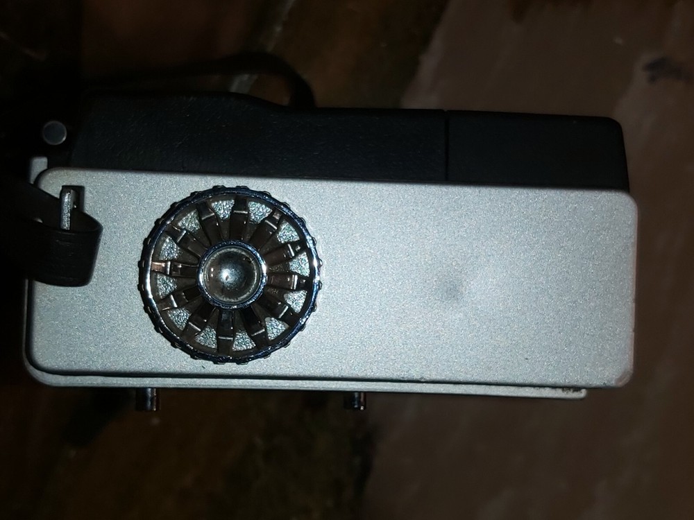 Radio ''Toshiba model IC 700 C''