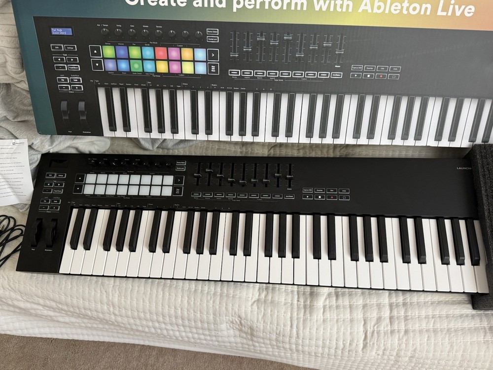 Novation Launchkey 61 MIDI Keyboard Controller Pad Triggers Faders Ableton Live