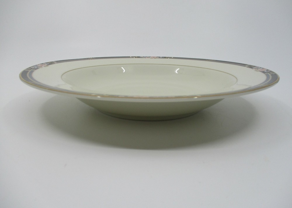 MIKASA FLORISSE BLACK SOUP BOWL - 8 1/2"  0503J