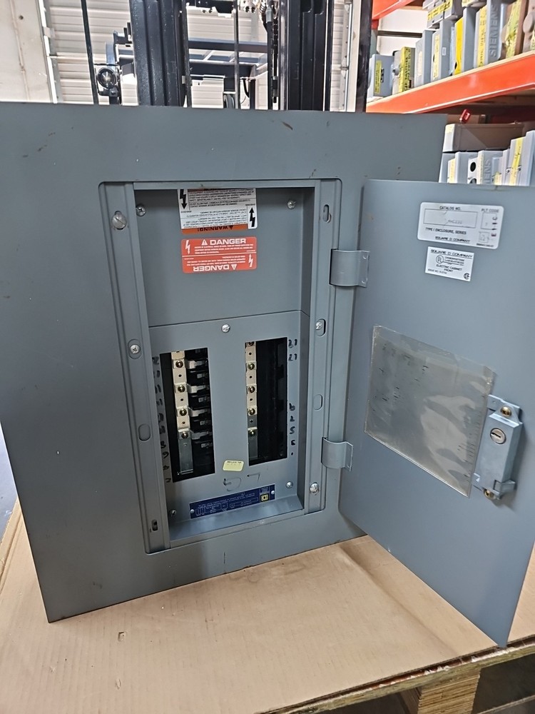 Square D Circuit Breaker Panelboard NQOD20L100 MLO 1PH 20C