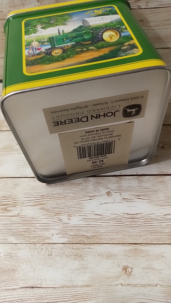 2005 John Deere Square Tin with lid