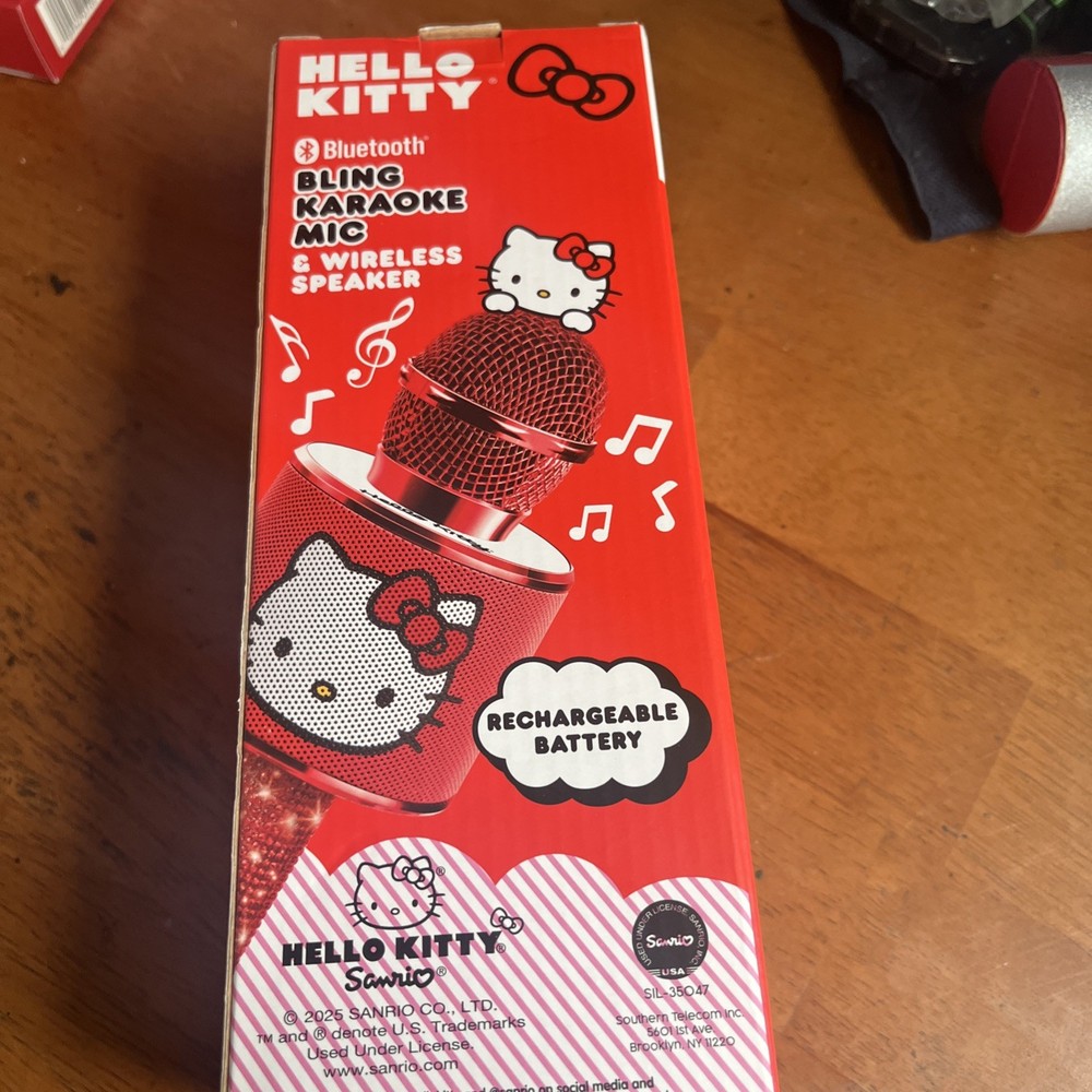 Hello Kitty Bluetooth Karaoke Microphone & Wireless Speaker USB Charging Red NEW