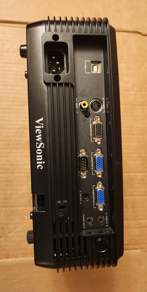 Viewsonic PJD6211 DLP 3D Ready Projector with Case 0 Hours, bundle