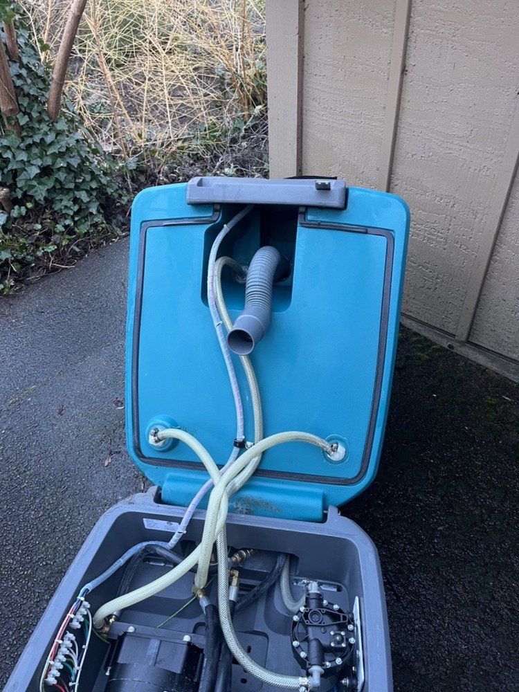 TENNANT Q12 MULTI-SURFACE CLEANER