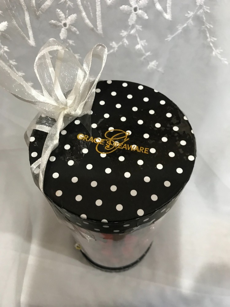 Grace's Teaware Red Plaid Cupcake Stands