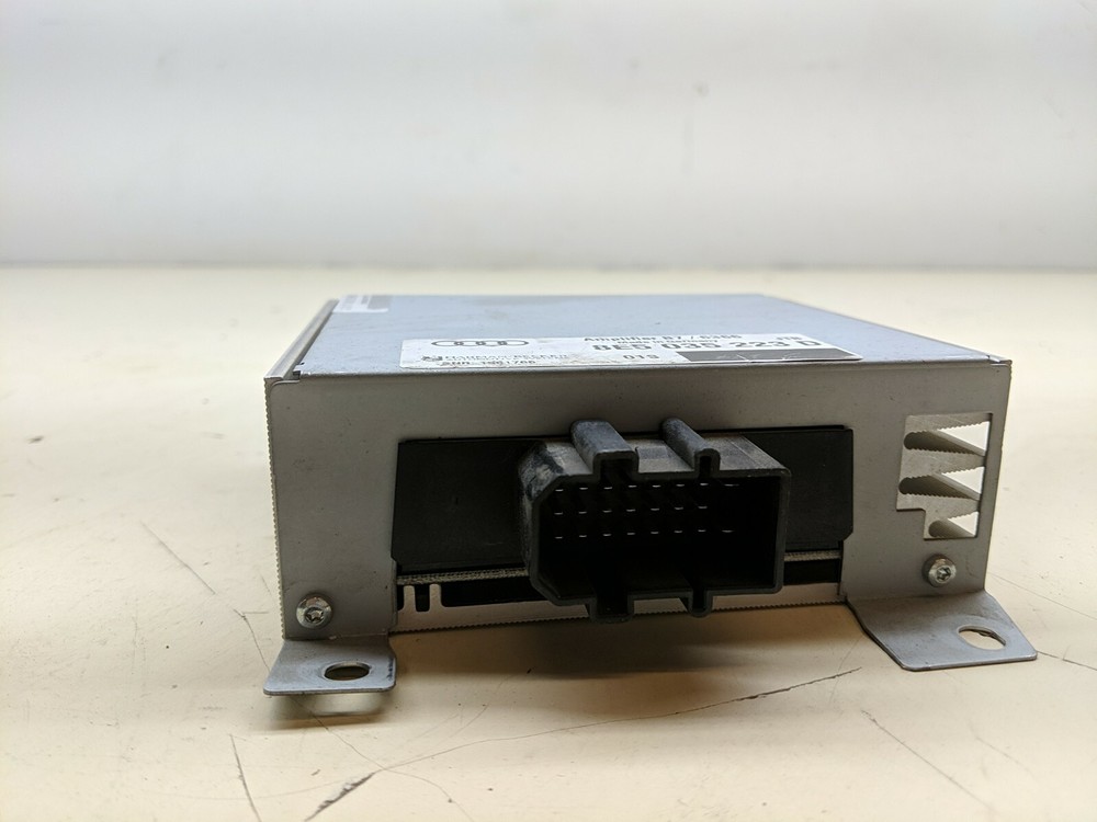 HARMAN BECKER AMPLIFIER 8E5 035 223 D